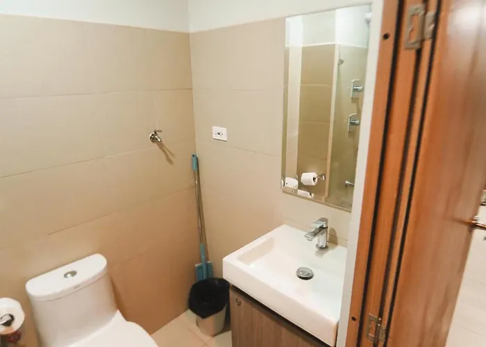 Near Mall Of Asia, Moa Arena, Smx Picc & Naia - Fionah Manila